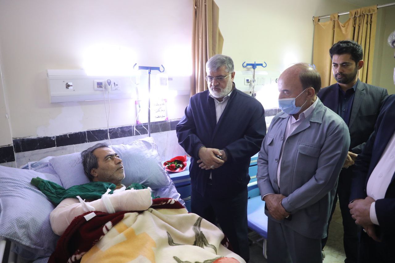 آلبوم تصویری / عیادت رییس سازمان مدیریت بحران کشور و استاندار آذربایجان غربی از مصدومان زلزله در شهرستان سلماس