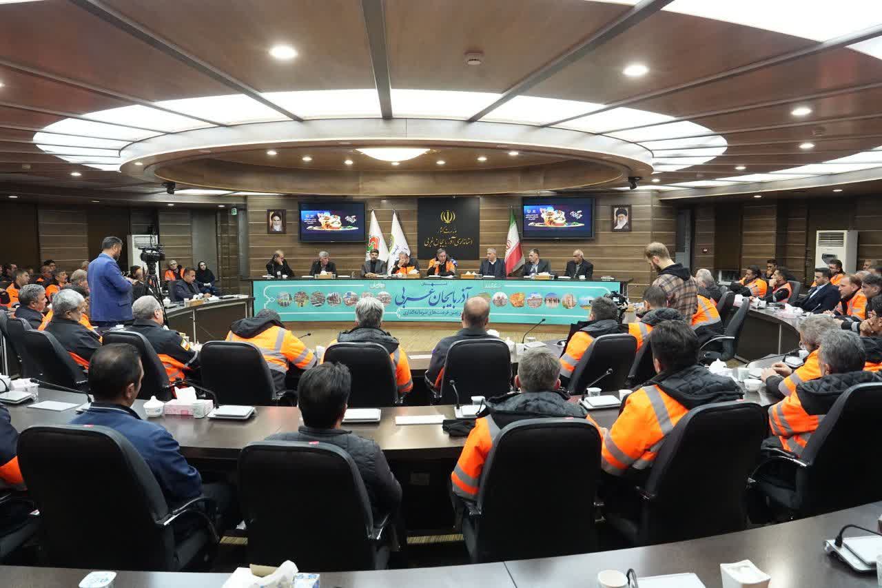 برگزاری نشست صمیمی استاندار آذربایجانغربی با فعالان حملونقل جادهای + تصاویر