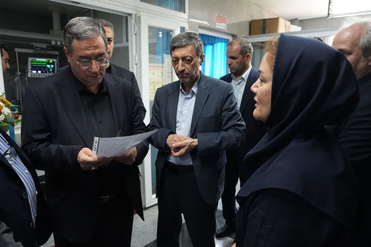 بازدید استاندار آذربایجانغربی و رئیس ستاد اجرایی فرمان امام (ره) از بیمارستان امام رضا (ع) ارومیه + تصاویر