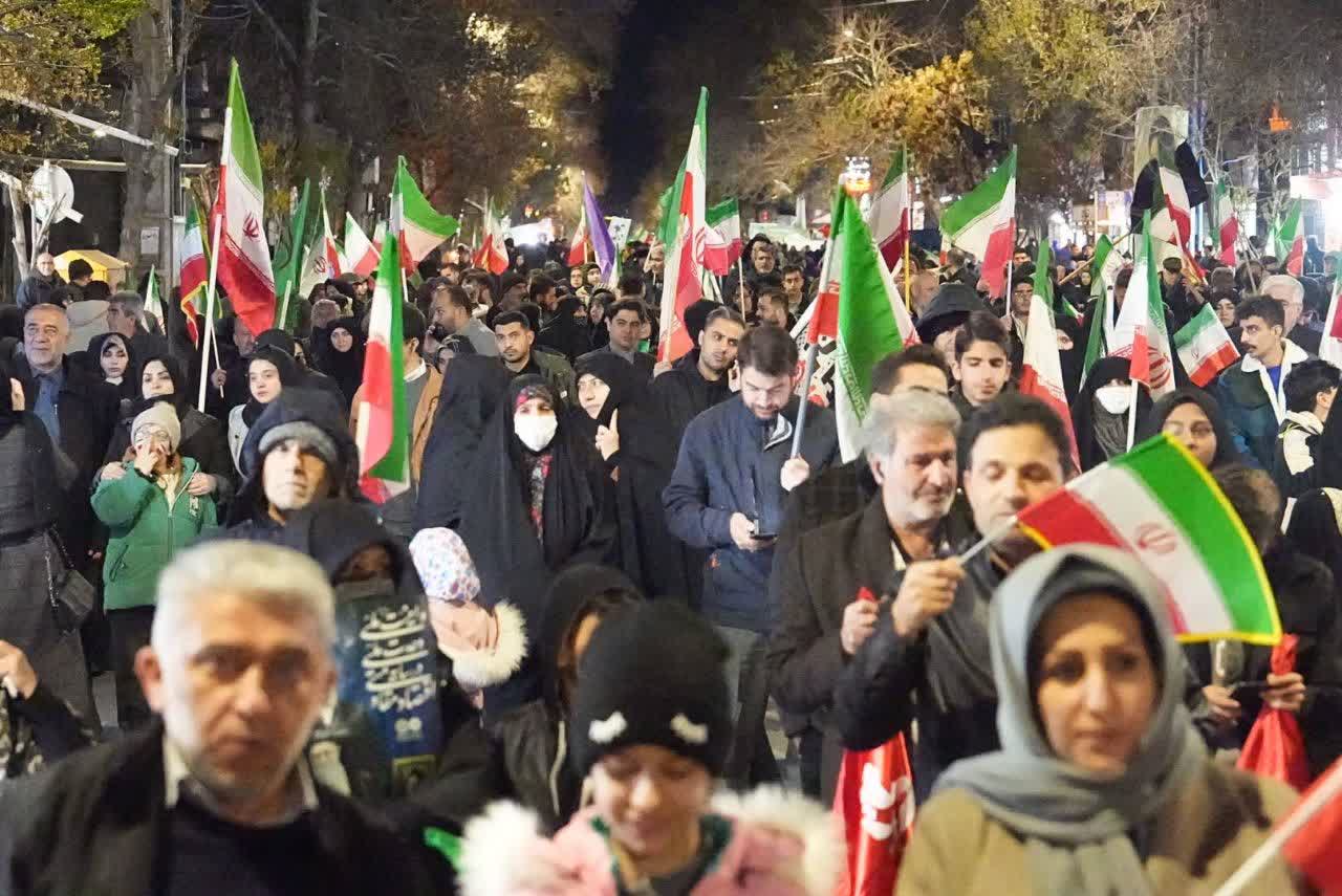 آلبوم تصویری / تداوم تجمعات شبانه مردم ارومیه