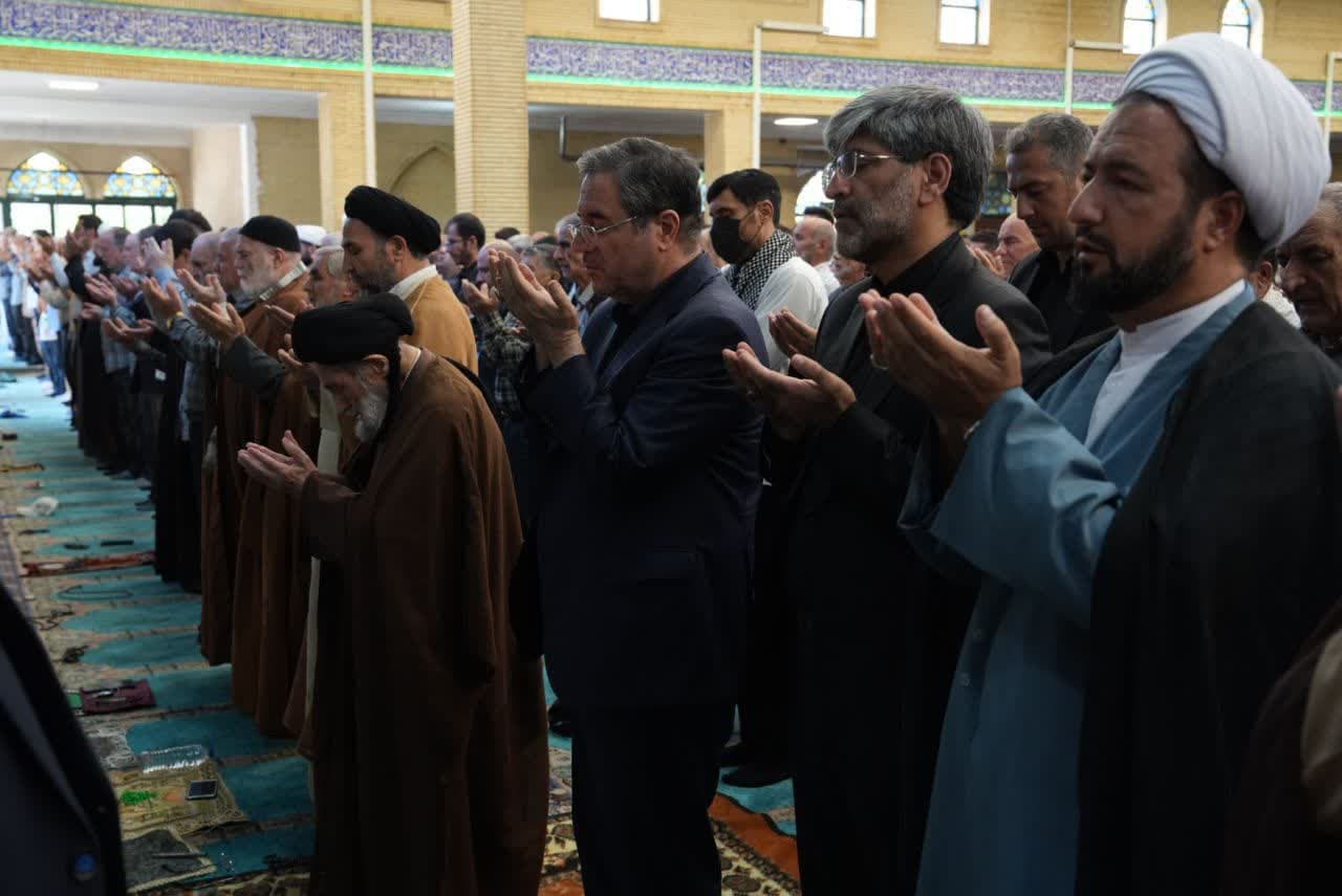 حضور استاندار آذربایجانغربی در آیین نماز جمعه ارومیه + تصاویر