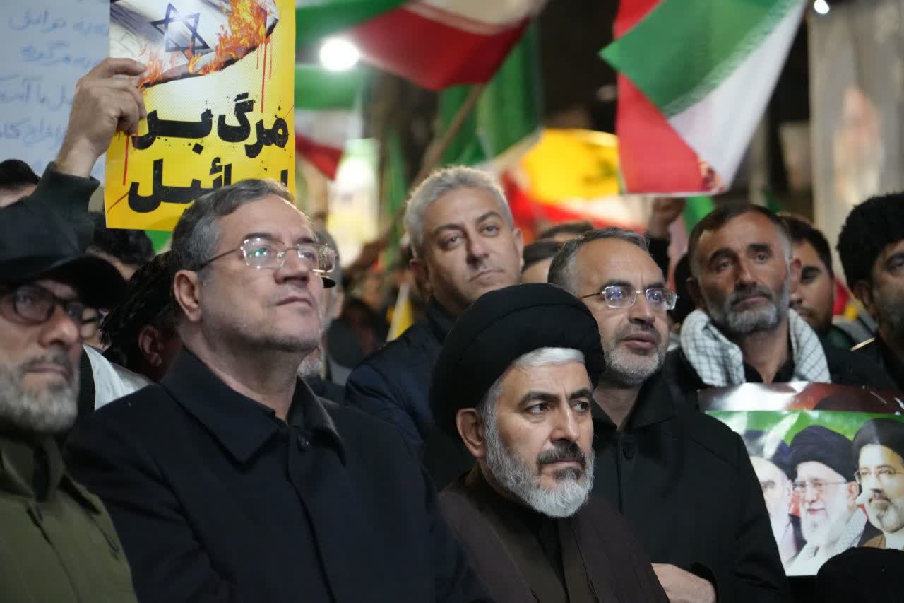 تداوم برگزاری تجمعات شبانه مردم و مسئولان در ارومیه + تصاویر