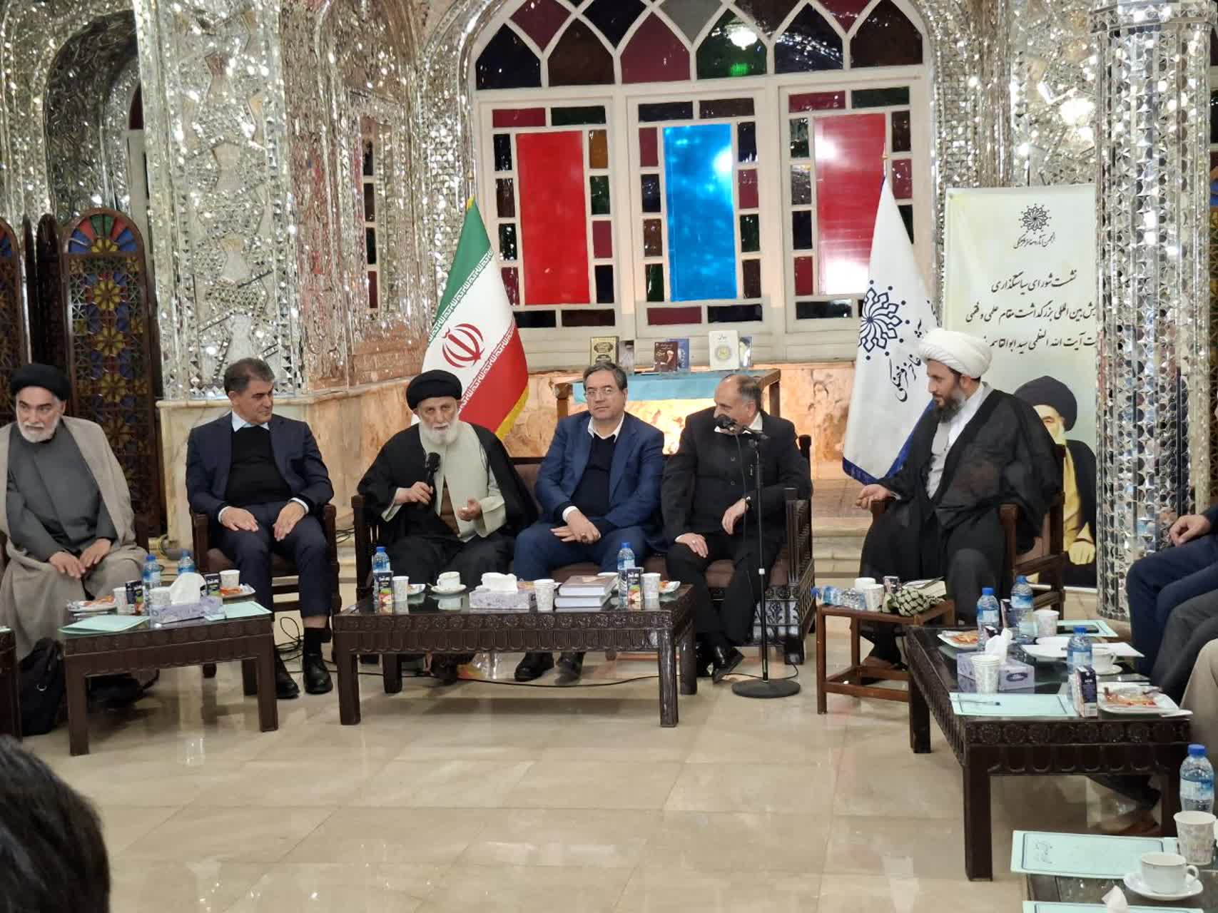 برگزاری نشست شورای سیاست‌گذاری همایش بین‌المللی بزرگداشت حضرت آیت‌الله العظمی خویی + تصاویر