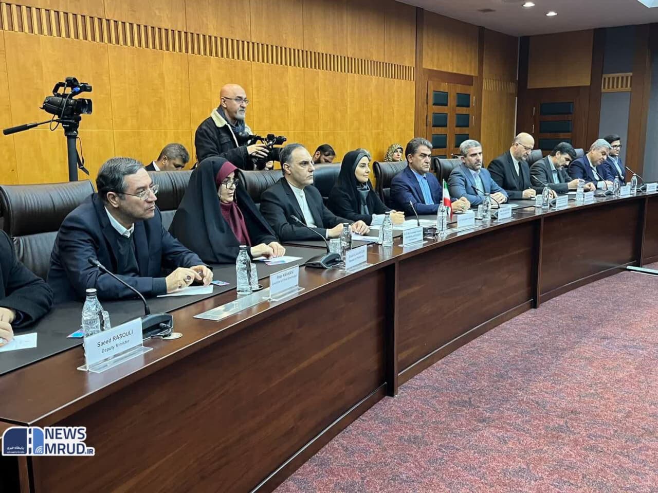 حضور استاندار آذربایجانغربی در نشست وزیر راه و شهرسازی کشورمان با وزیر تجارت ترکیه + تصاویر