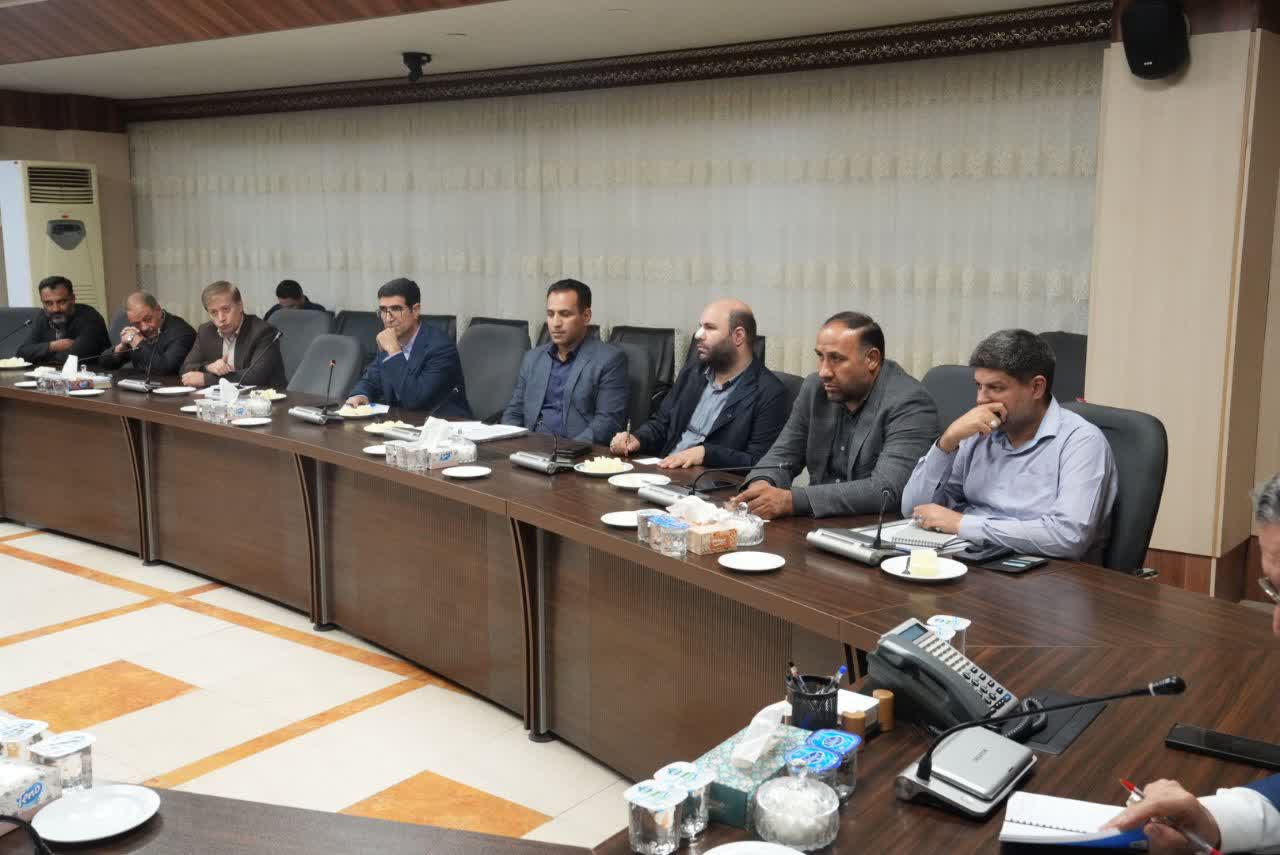 برگزاری نشست اعضای هیئت فوتبال و تیم نود ارومیه با استاندار آذربایجانغربی + تصاویر