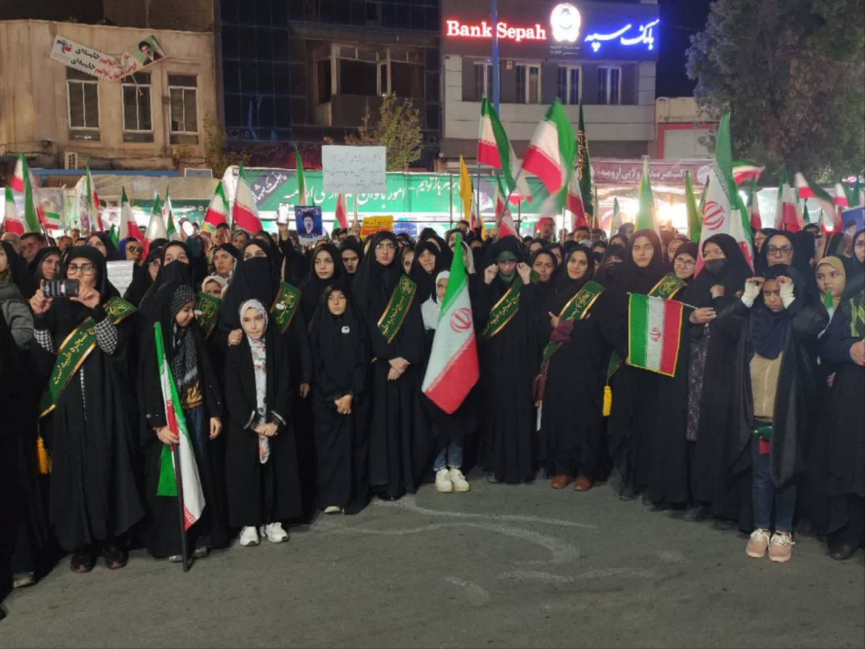 تداوم اجتماع دشمن ستیز مردم ارومیه در هفتادمین قرار شبانه مردمی