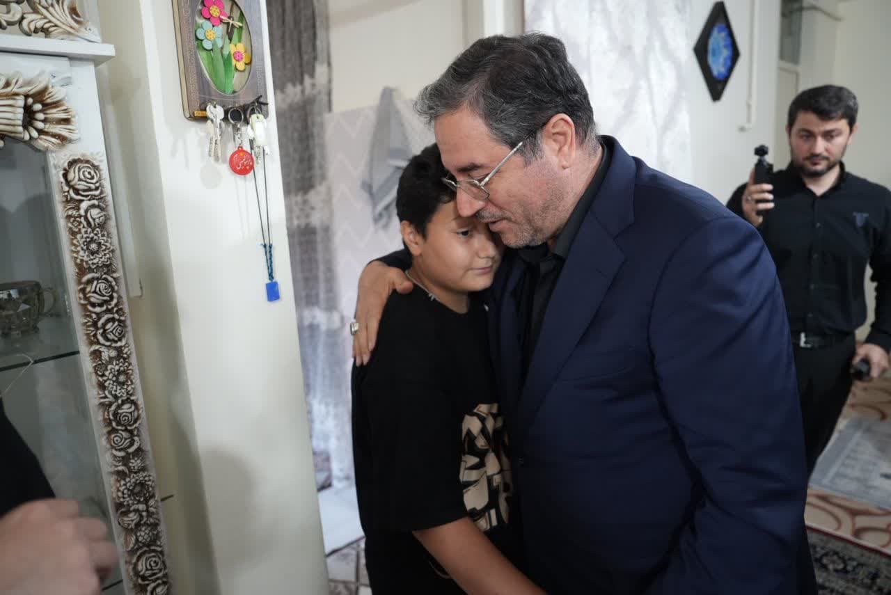 تکریم خانواده شهدای اقتدار ایران در ارومیه + تصاویر