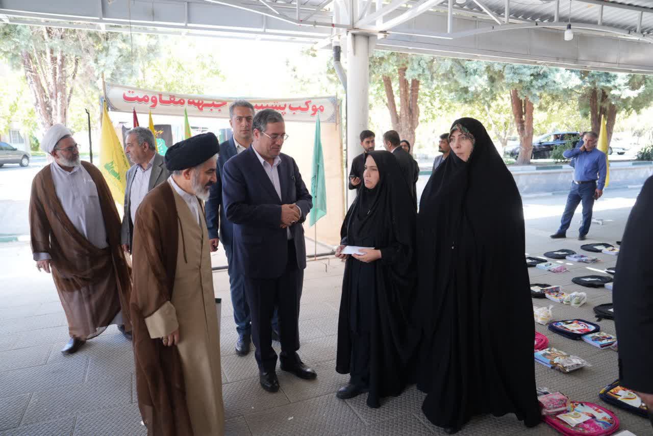 برگزاری مراسم اهدای یک‌هزار پک تحصیل به کودکان نیازمند + تصاویر