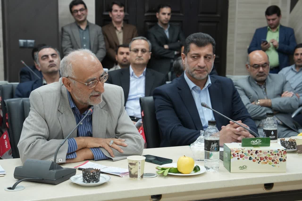 برگزاری جلسه سرمایه گذاری با حضور فعالان اقتصادی و معتمدین شهرستان مهاباد + تصاویر