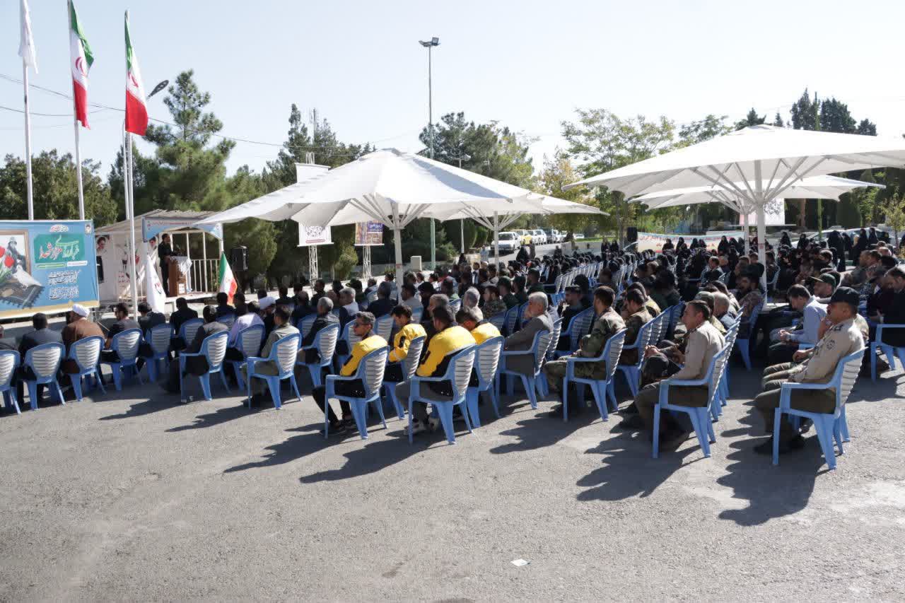 آلبوم تصویری / برگزاری مراسم میهمانی لالهها، عطرافشانی و گلباران مزار شهدا در ارومیه