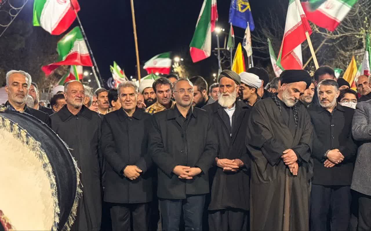 وحدت کلمه و تبعیت از رهبری رمز پیروزی مردم ایران است