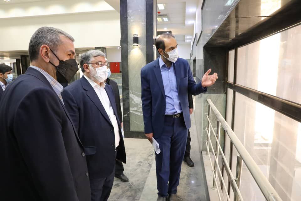 بازدید محمدصادق معتمدیان استاندار آذربایجان غربی از روند تجهیز تالار مرکزی ارومیه