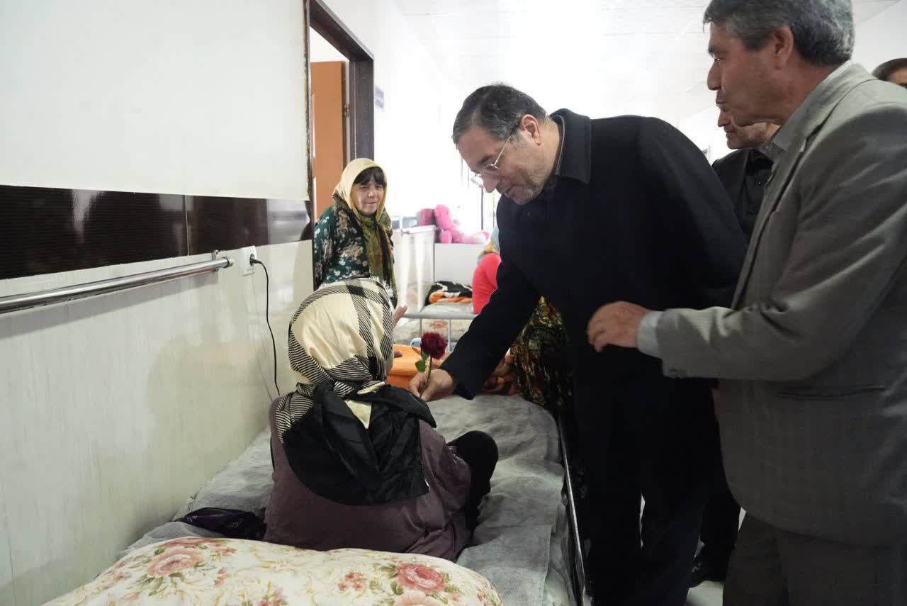 دیدار استاندار آذربایجان‌غربی با مادران سالمند در شهرستان نقده + تصاویر