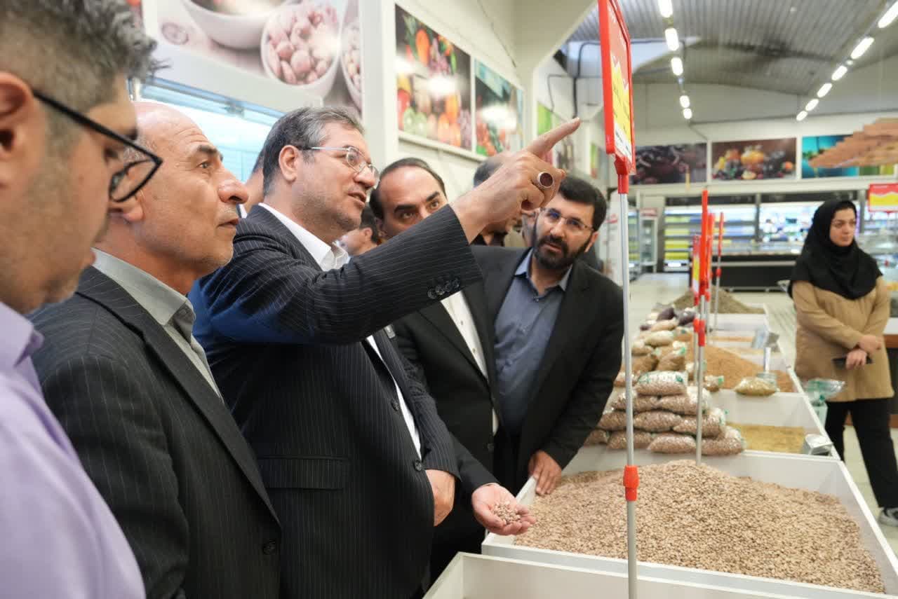 بازدید استاندار آذربایجانغربی از فروشگاههای سطح شهر ارومیه + تصاویر
