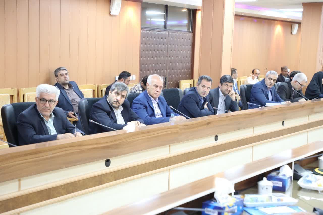 برگزاری مراسم واگذاری اسناد تمامی املاک مصادره شده توسط خاندان پهلوی در شاهین دژ به مردم + تصاویر