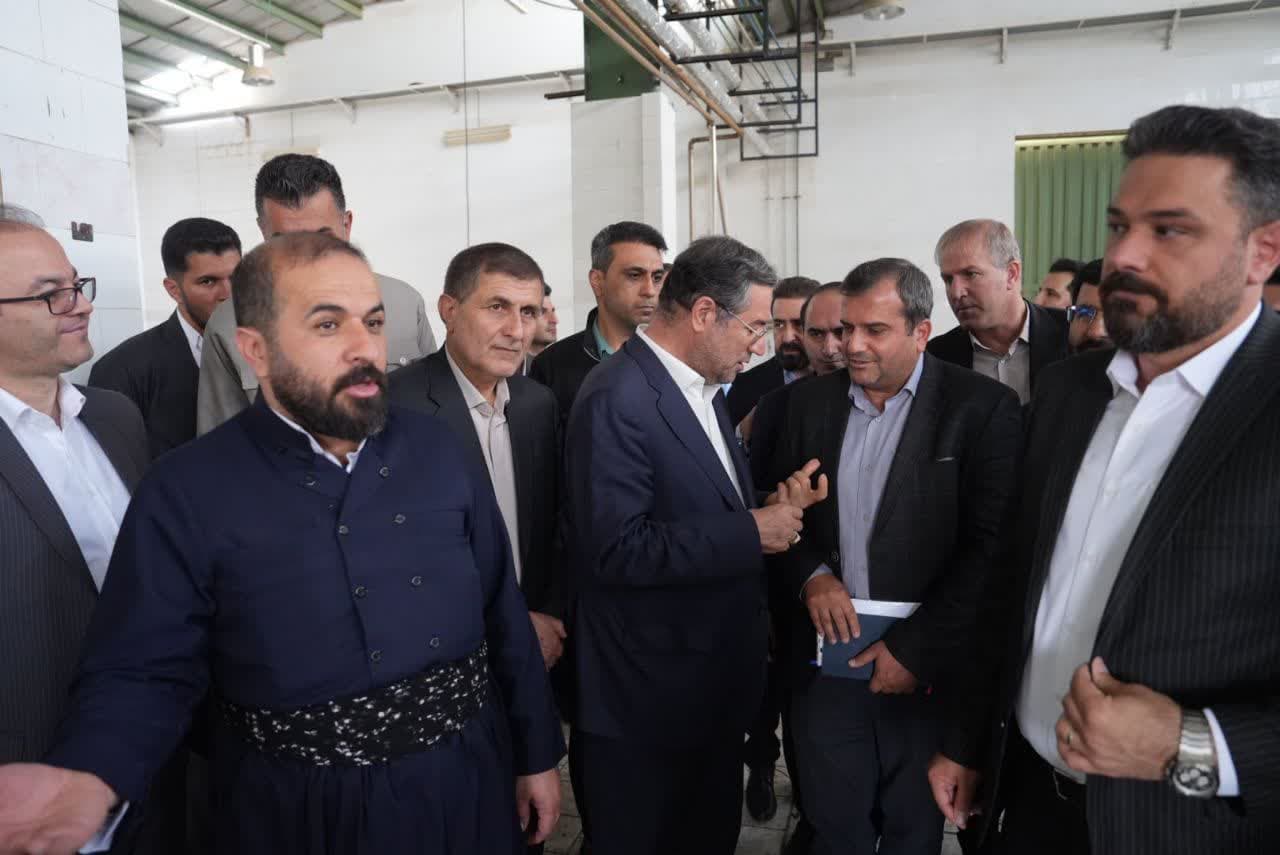 استاندار آذربایجانغربی پیگیر راهاندازی مجدد کارخانه شهد سردشت + تصاویر