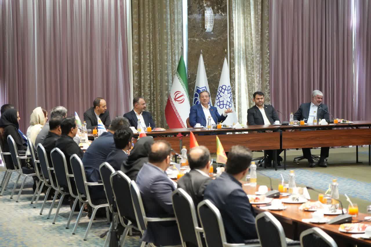 برگزاری نشست مشترک استاندار آذربایجانغربی با سفرای ازبکستان، اروگوئه، سریلانکا، فیلیپین و قرقیزستان