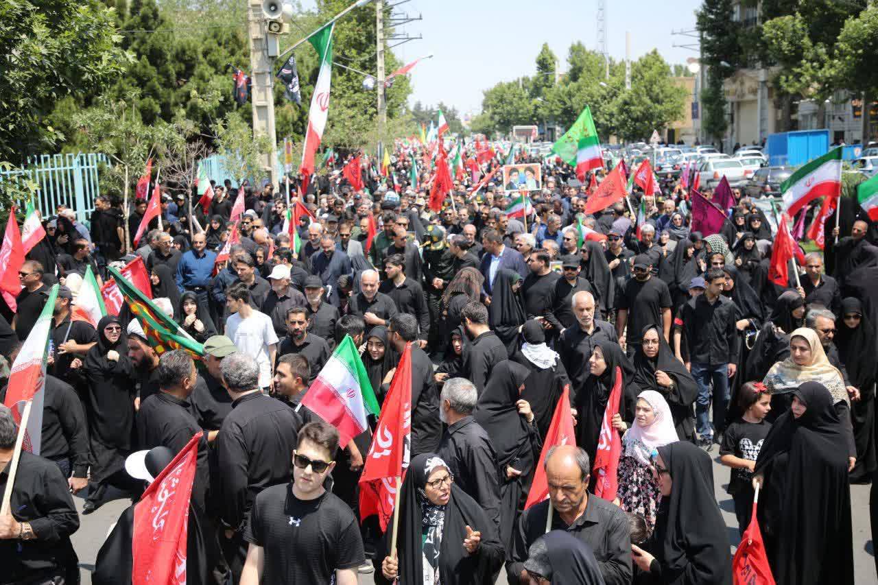 وداع باشکوه مردم ارومیه با رهبر شهید انقلاب + تصاویر