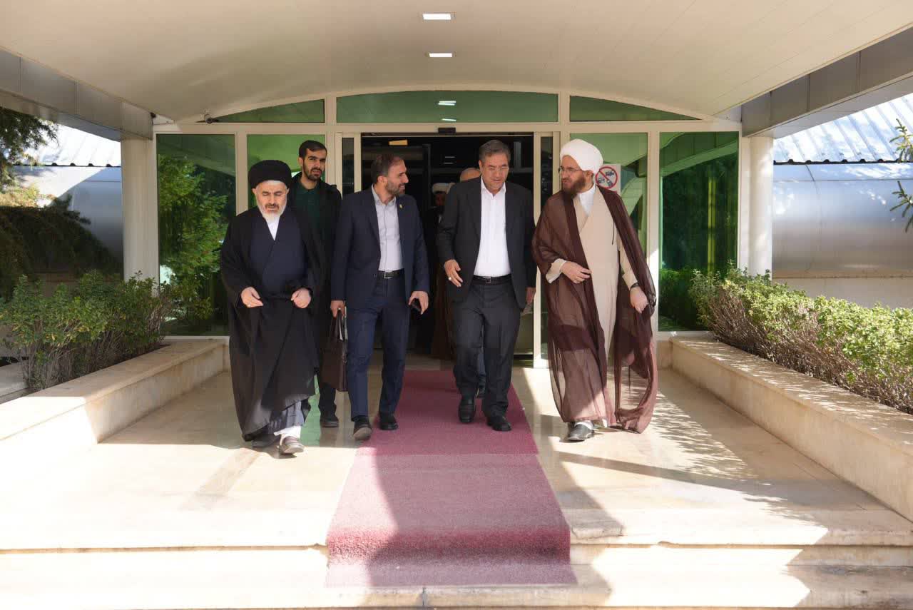 آغاز سفر رئیس شورای سیاستگذاری ائمه جمعه سراسر کشور به آذربایجانغربی + تصاویر