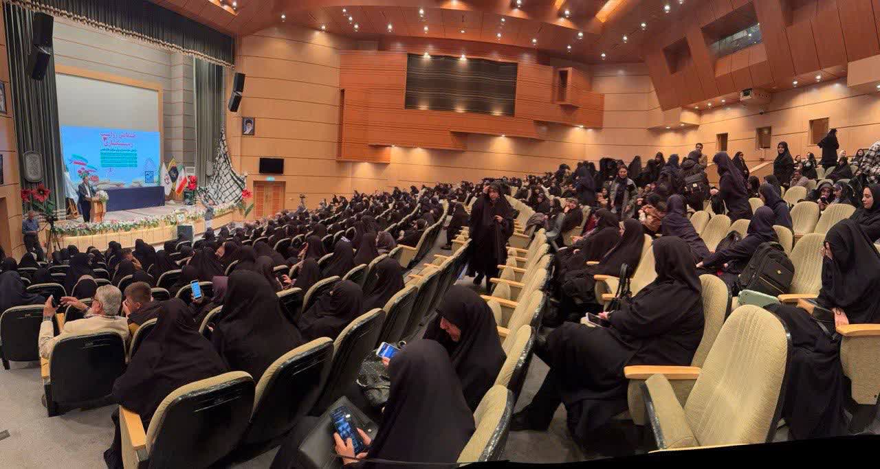 دانشآموزان و دانشجویان پرچمداران اقتدار ایران اسلامی هستند