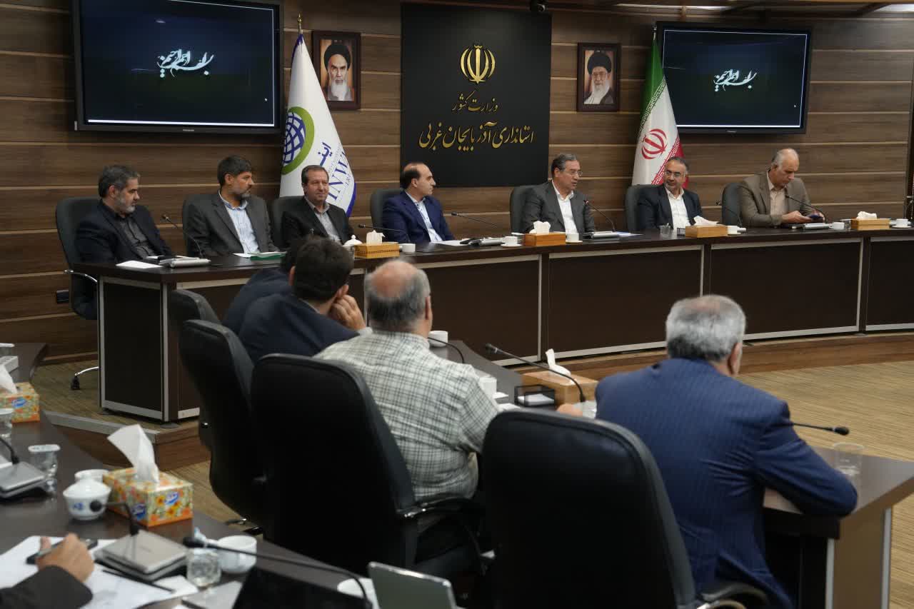 برگزاری جلسه بررسی آخرین وضعیت صنایع خودرو، نیرومحرکه و قطعهسازی در آذربایجانغربی + تصاویر