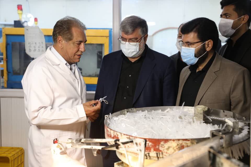 آلبوم تصویری / بازدید استاندار آذربایجان غربی از شرکت های اطلس سرنگ و الماس فیلم آذربایجان و گلناب ارومیه