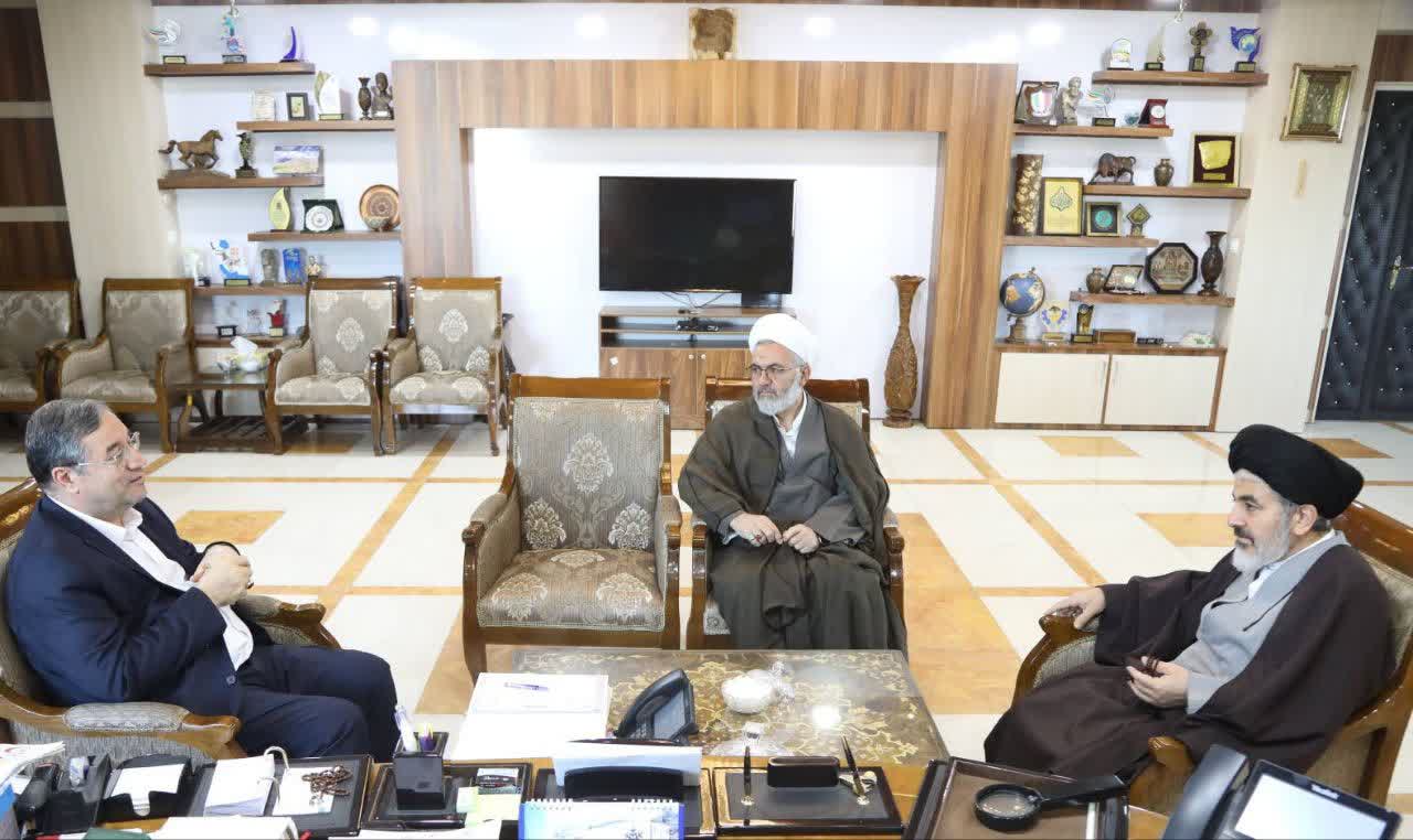 تأکید بر وحدت و انسجام ملی در نشست مشترک نماینده ولی‌فقیه و استاندار آذربایجان‌غربی