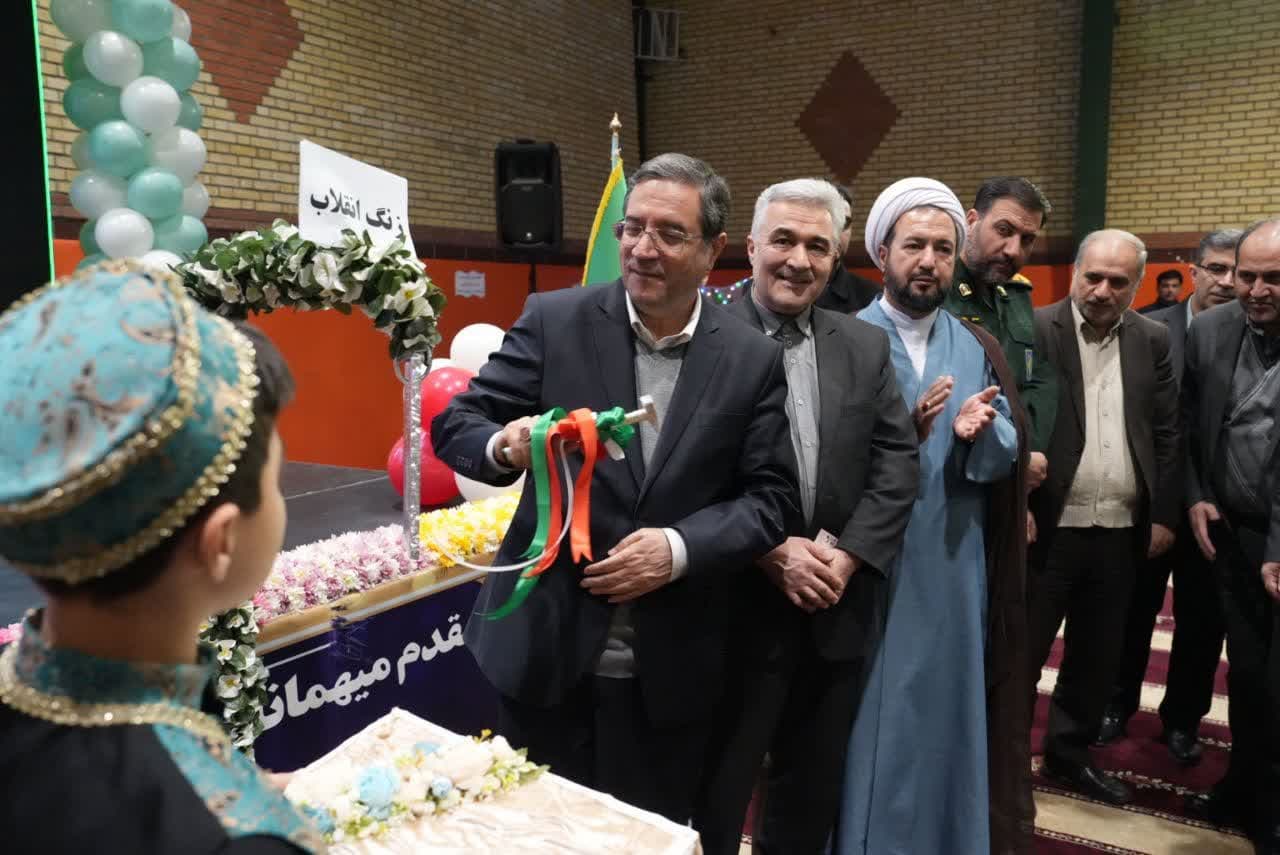 زنگ انقلاب با حضور استاندار آذربایجان غربی نواخته شد + تصاویر