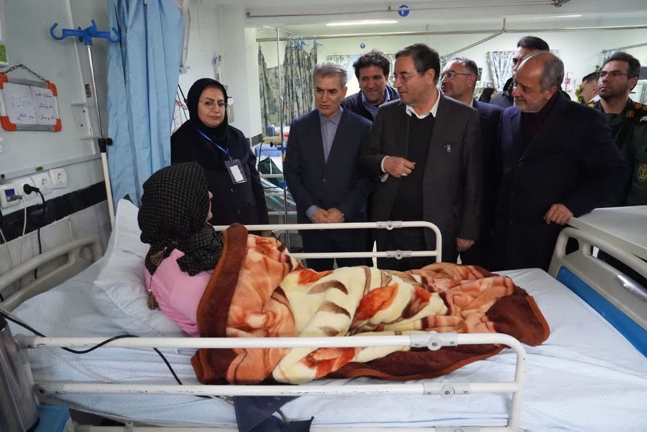 عیادت استاندار آذربایجان‌غربی از مادر شهیدان ورمزیار در سلماس + تصاویر