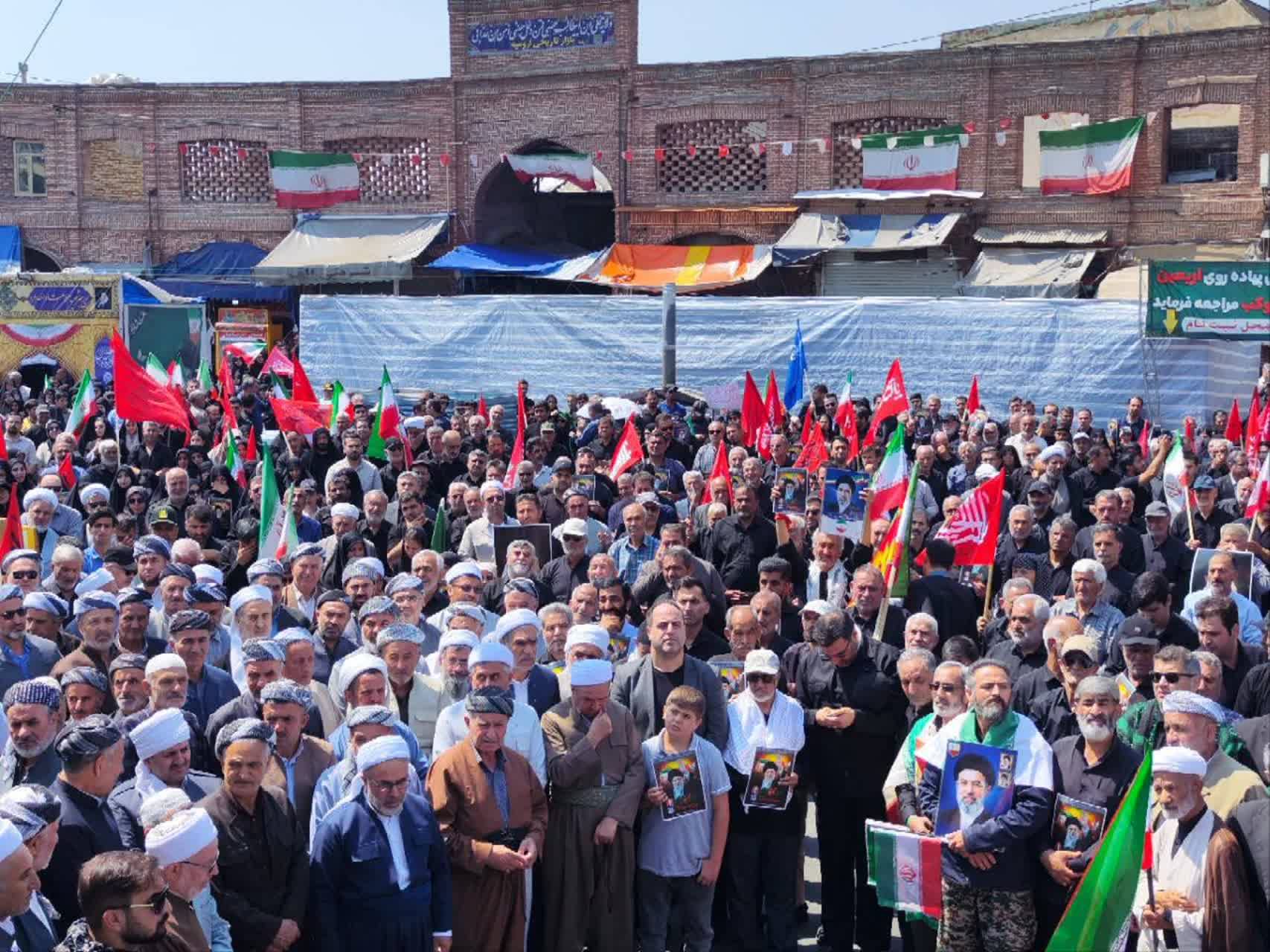 وداع باشکوه مردم ارومیه با رهبر شهید انقلاب + تصاویر