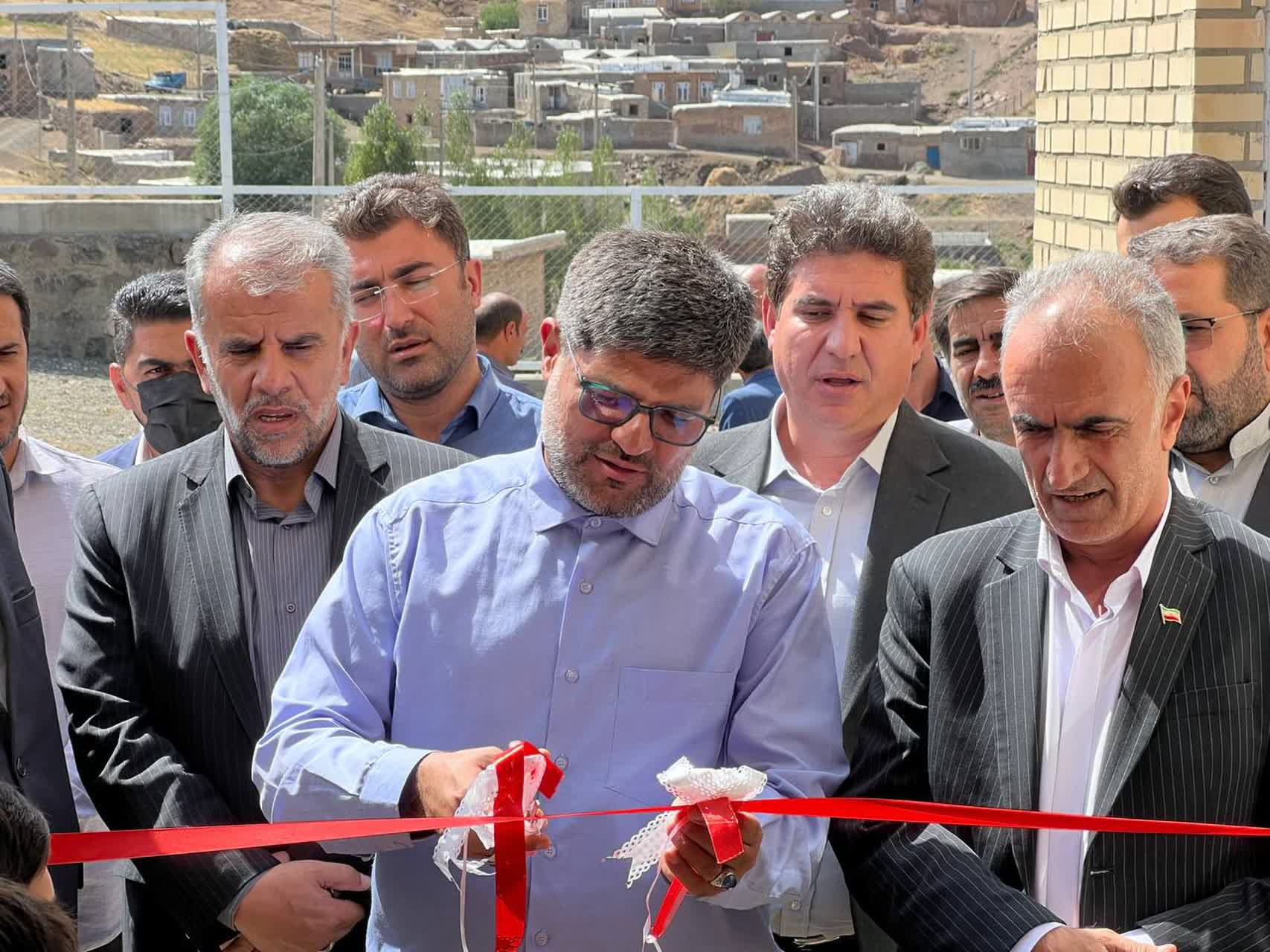 افتتاح آموزشگاه یککلاسه شهید رئیسی در شهرستان شوط + تصاویر