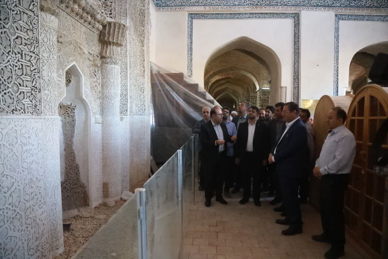 بازدید استاندار آذربایجانغربی از روند مرمت و احیای مسجد جامع ارومیه + تصاویر