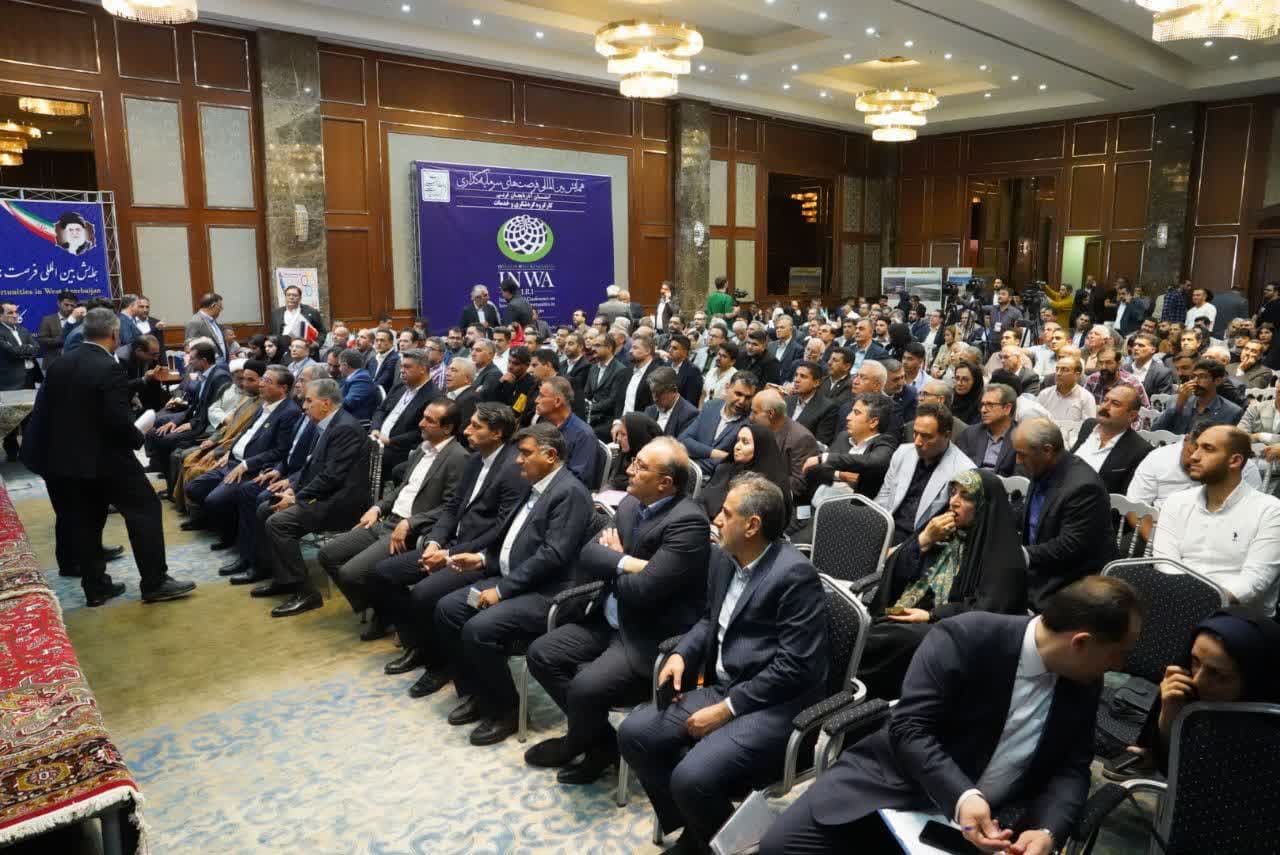 آلبوم تصویری / برگزاری آیین انعقاد تفاهمنامههای همایش بینالمللی سرمایهگذاری آذربایجانغربی "اینوا"