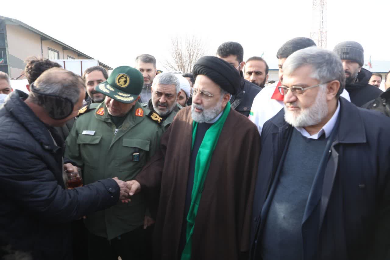 آلبوم تصویری / بازدید رئیس جمهور از روند اسکان اضطراری و برخی از مناطق زلزلهزده شهرستان خوی