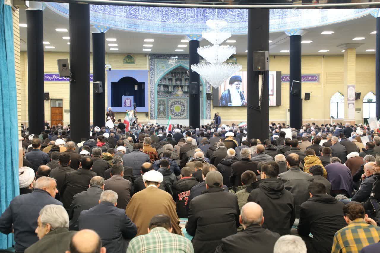 تجمع مردم ارومیه در پی شهادت مقام معظم رهبری + تصاویر