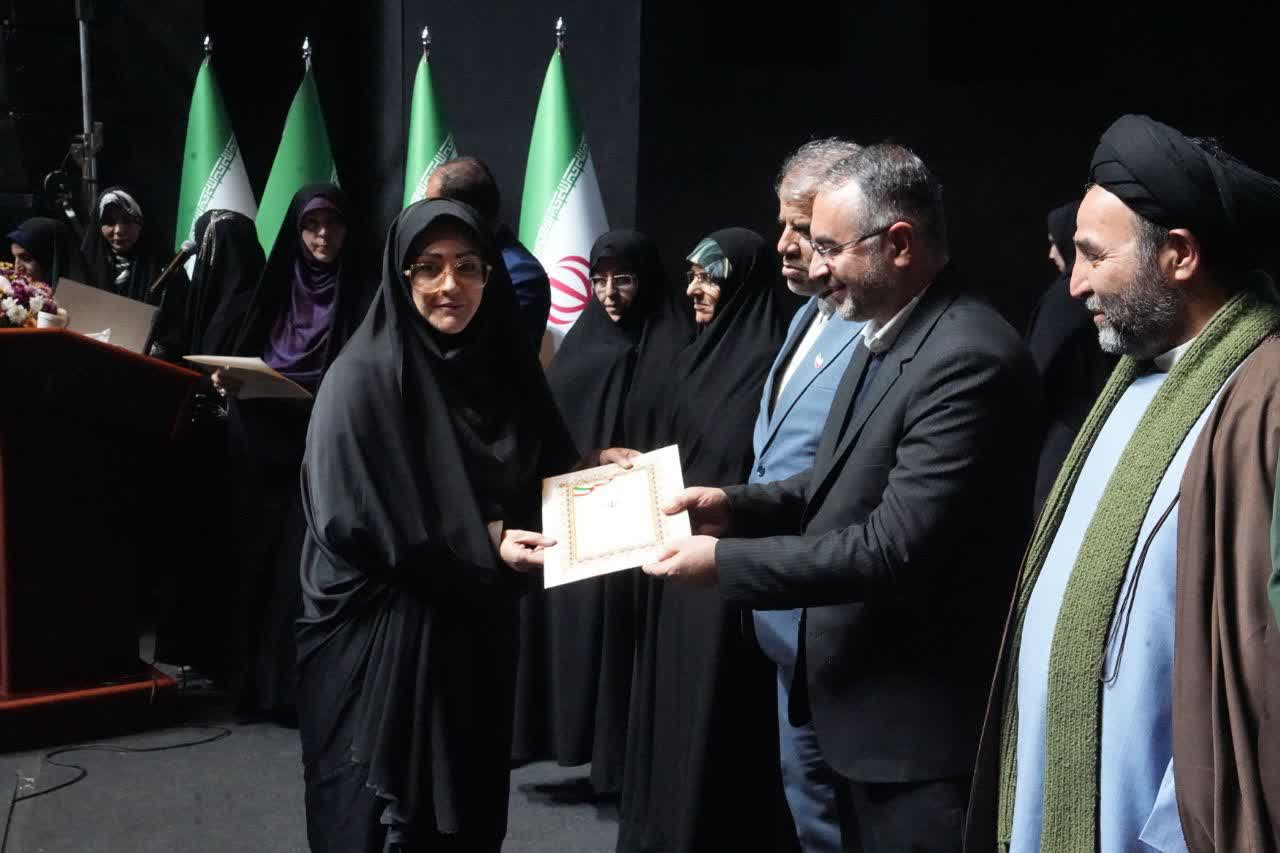 آلبوم تصویری / برگزاری رویداد استانی روشنای مهر و آیین تجلیل از بانوان تأثیرگذار آذربایجانغربی