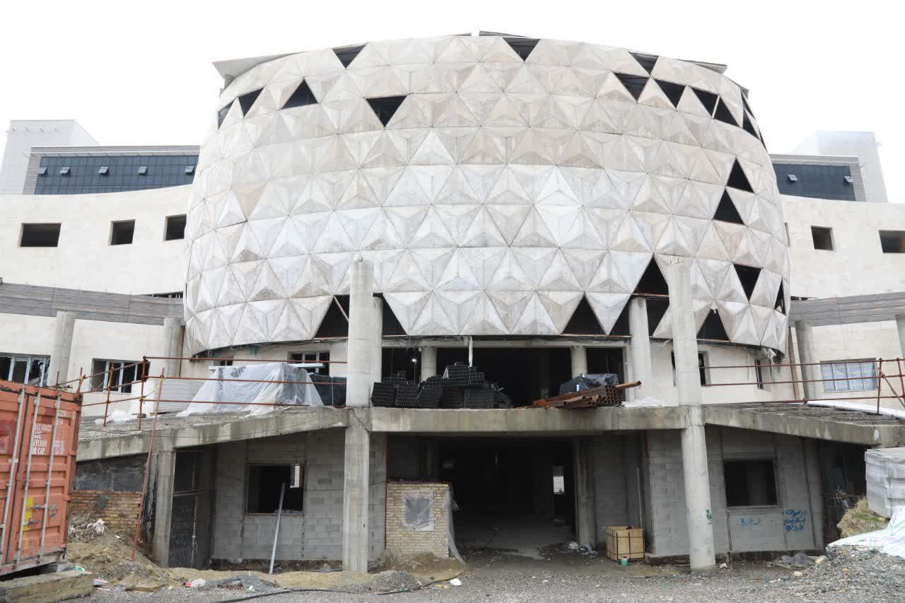 بازدید معاون رئیس‌جمهور و استاندار آذربایجان‌غربی از روند تکمیل پروژه بیمارستان 450 تخت‌خوابی ارومیه + تصاویر