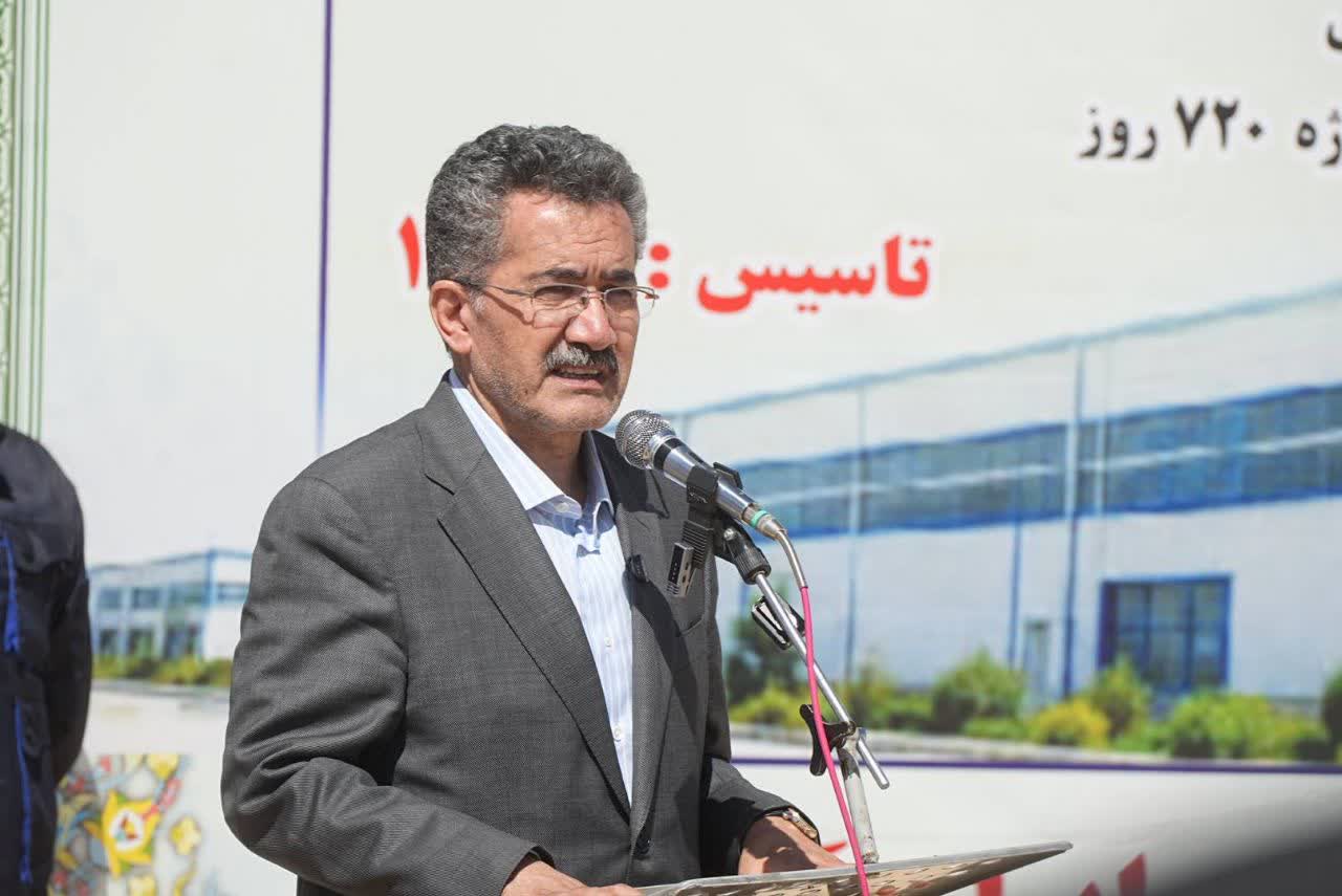 کلنگ کارخانه تولید و صادرات شیشه به زمین زده شد + تصاویر