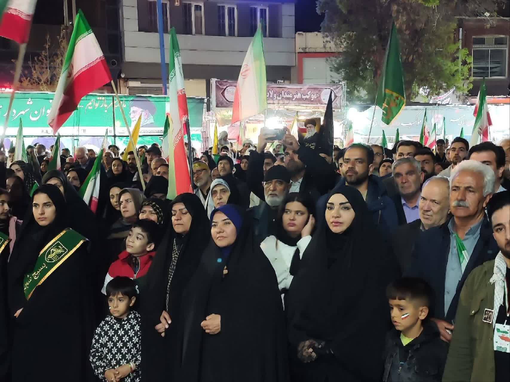 اتحاد، ایستادگی، ولایتمداری و مقاومت پیام مردم ارومیه به جنگ روانی و عملیات رسانه ای دشمنان متجاوز