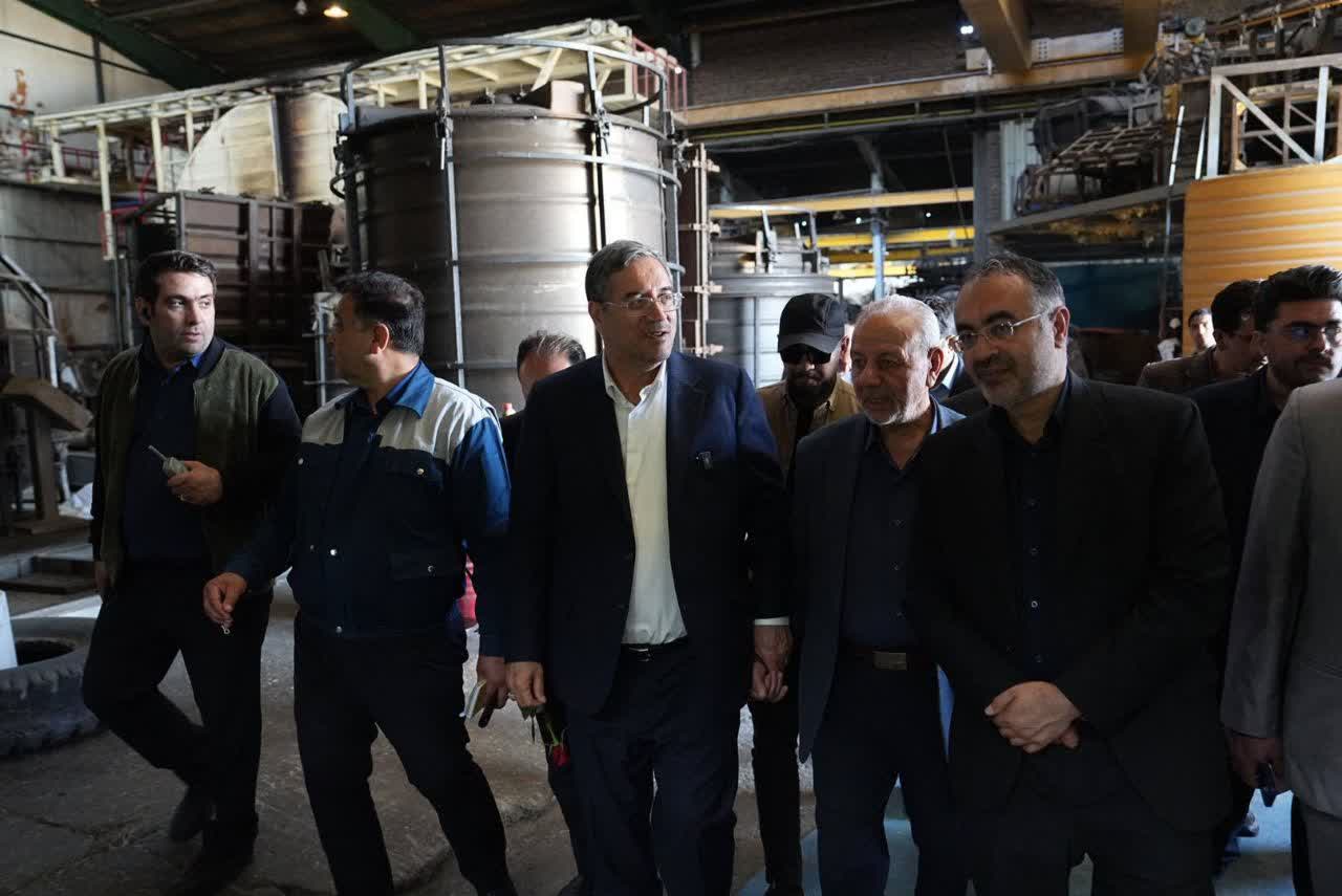 بازدید استاندار آذربایجانغربی از کارخانه ایرانپاش در ارومیه + تصاویر