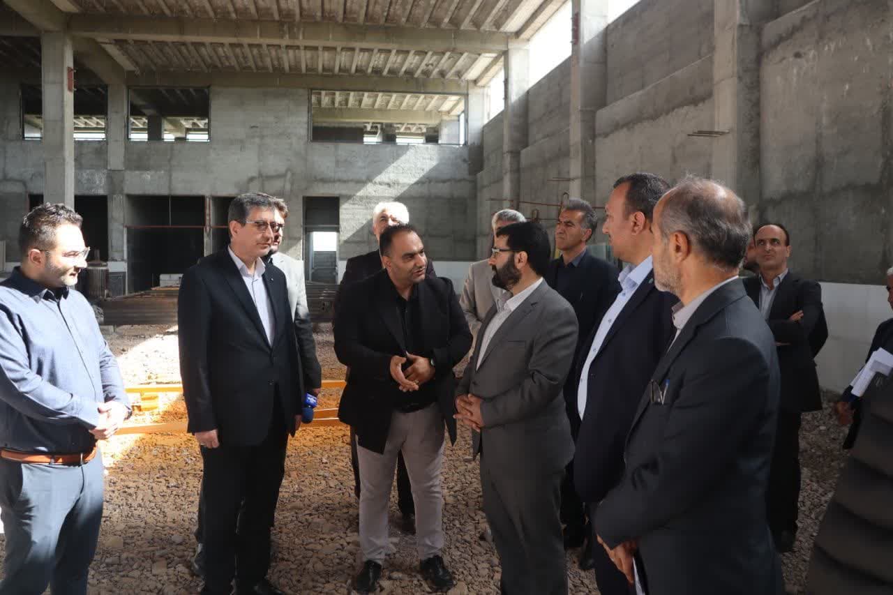 بازدید معاون هماهنگی امور اقتصادی استاندار آذربایجان غربی از روند اجرای دو طرح تولیدی در ارومیه + تصاویر