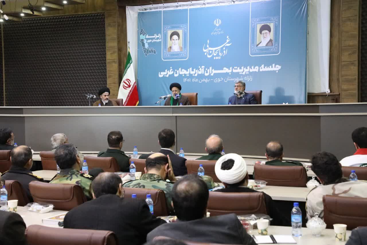 آلبوم تصویری / بازدید رئیس جمهور از روند اسکان اضطراری و برخی از مناطق زلزلهزده شهرستان خوی