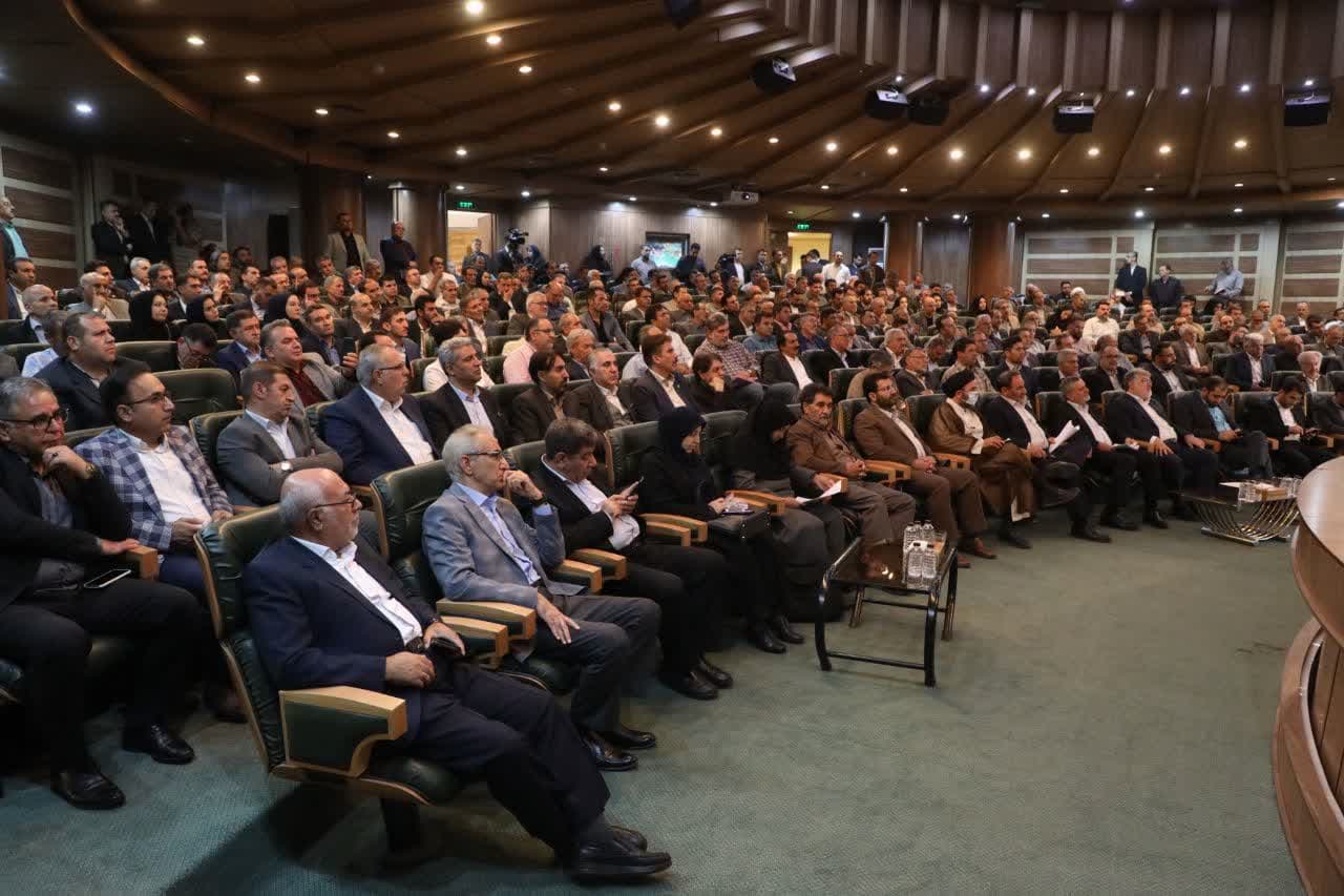 آلبوم تصویری / برگزاری نشست فعالین بخش تعاون، کار آفرینان و تشکل های کارگری آذربایجانغربی