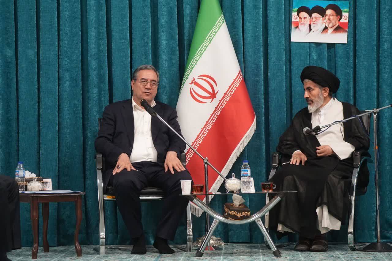 دیدار مدیران استانداری آذربایجان‌غربی با نماینده ولی‌فقیه در استان به مناسبت هفته دولت + تصاویر