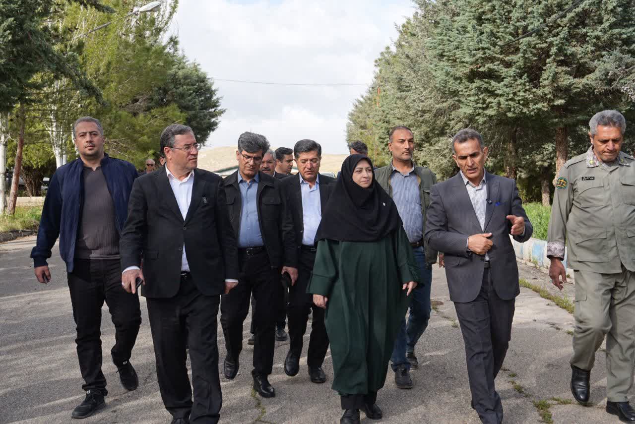 بازدید معاون رئیس‌جمهور و استاندار آذربایجان‌غربی از مجتمع تحقیقاتی رشکان + تصاویر