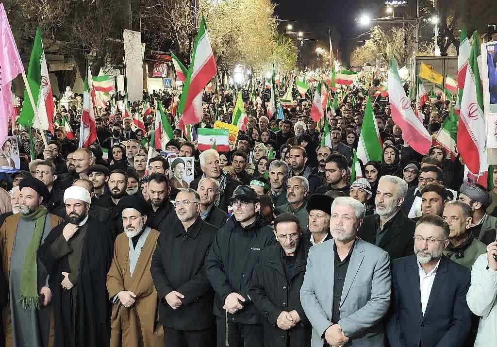 اقتدار، وحدت و همبستگی پیام اجتماعات شبانه مردم ارومیه + تصاویر
