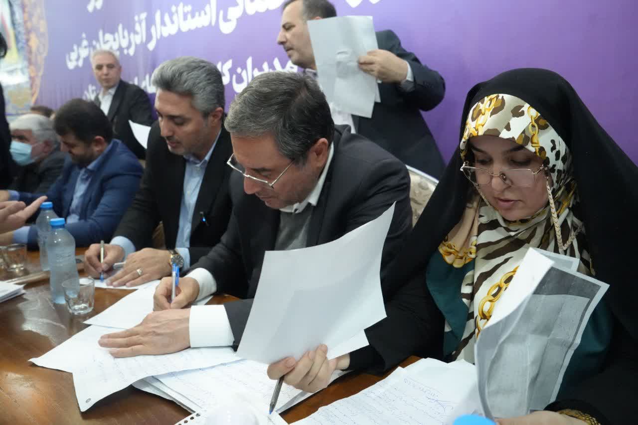 برگزاری نشست استاندار آذربایجانغربی با اهالی منطقه طرزیلو ارومیه + تصاویر