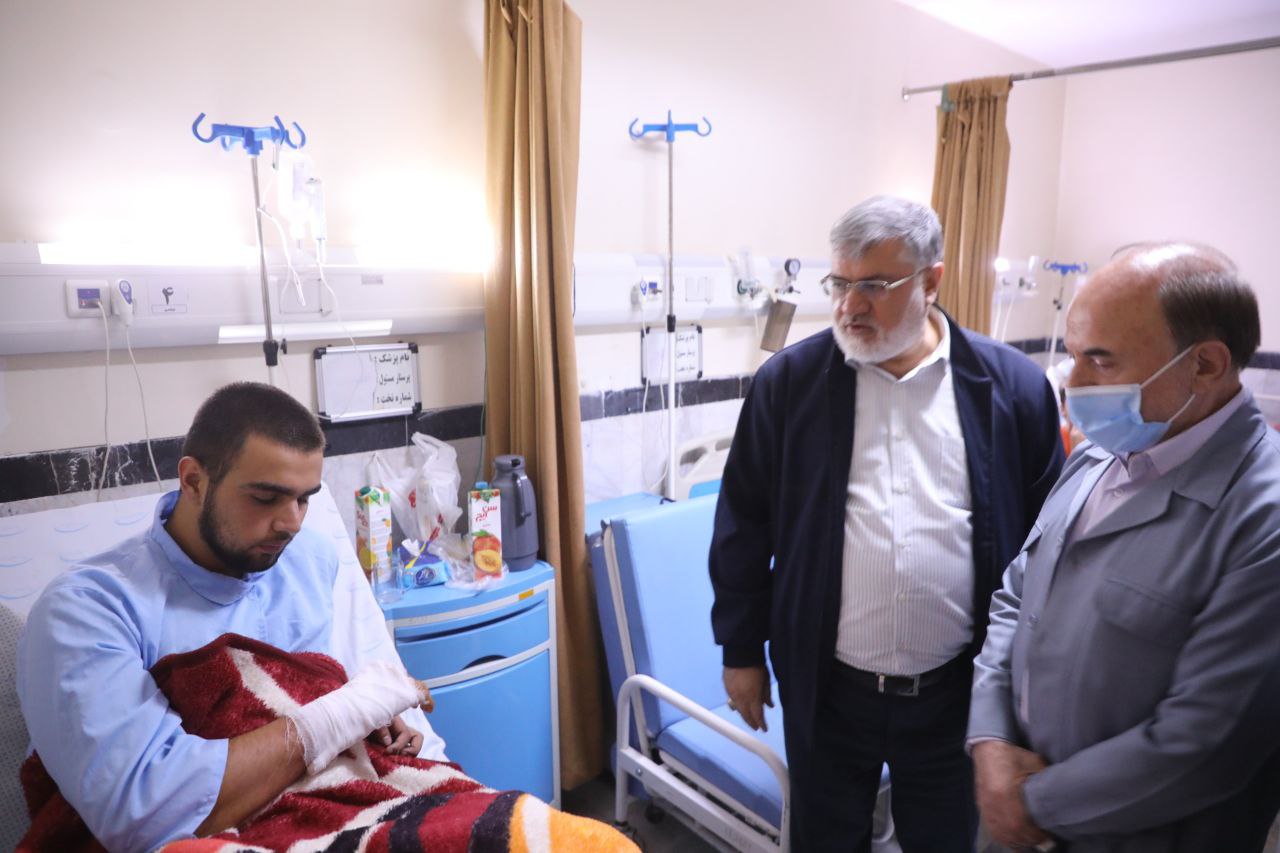 آلبوم تصویری / عیادت رییس سازمان مدیریت بحران کشور و استاندار آذربایجان غربی از مصدومان زلزله در شهرستان سلماس