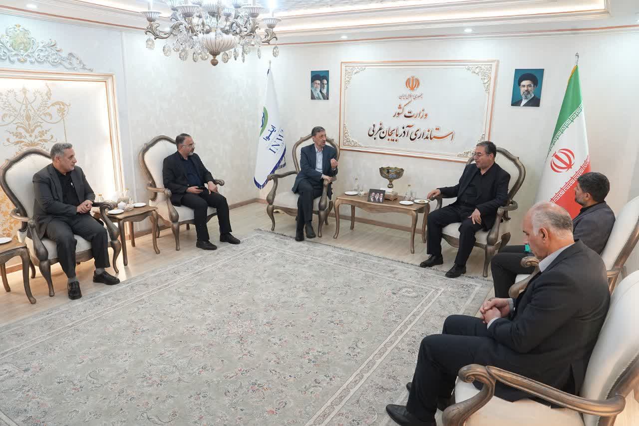 برگزاری نشست مشترک استاندار آذربایجانغربی و رئیس ستاد اجرایی فرمان امام (ره) + تصاویر
