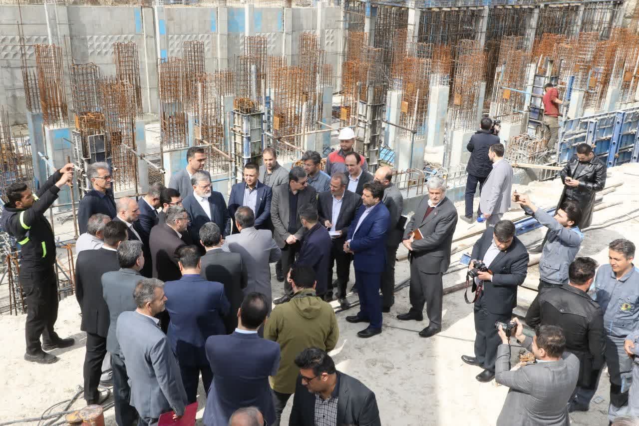 آلبوم تصویری / بازدید استاندار آذربایجان غربی از دو واحد تولیدی در حال ساخت در ارومیه